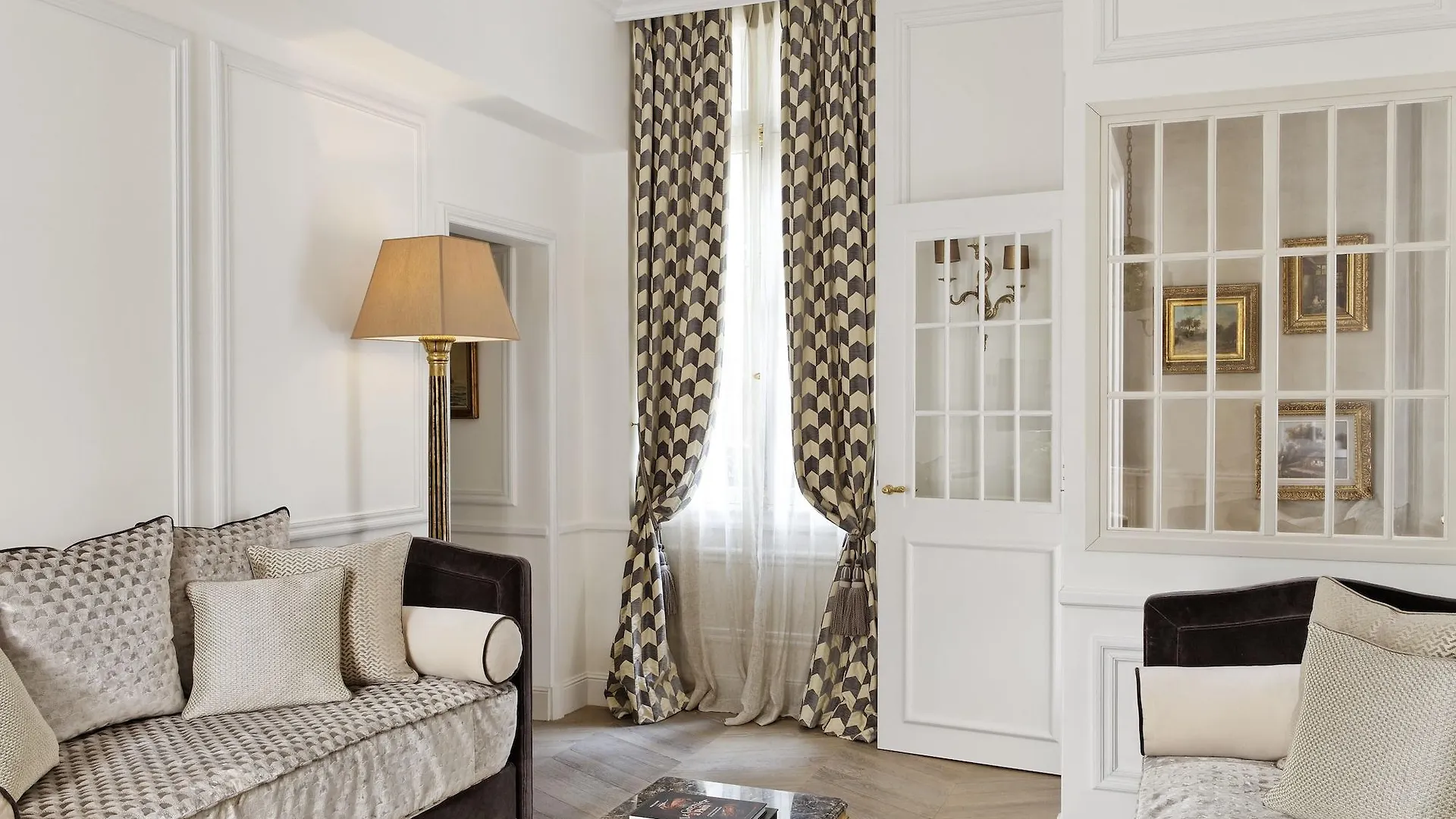 Relais Christine Hotel Paris 5*,
